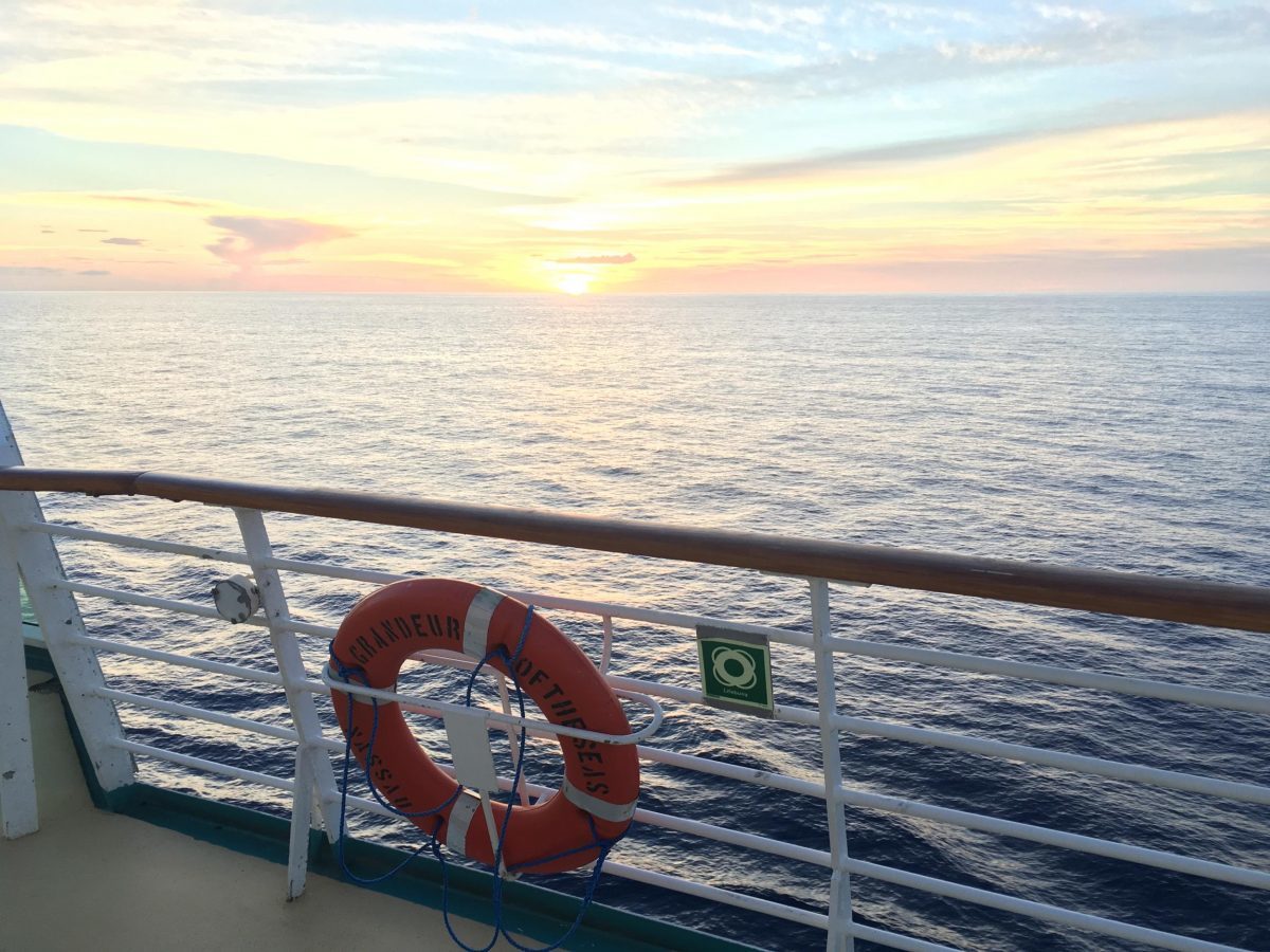 sunsets-at-sea-beautiful Sunsets at sea are beautiful